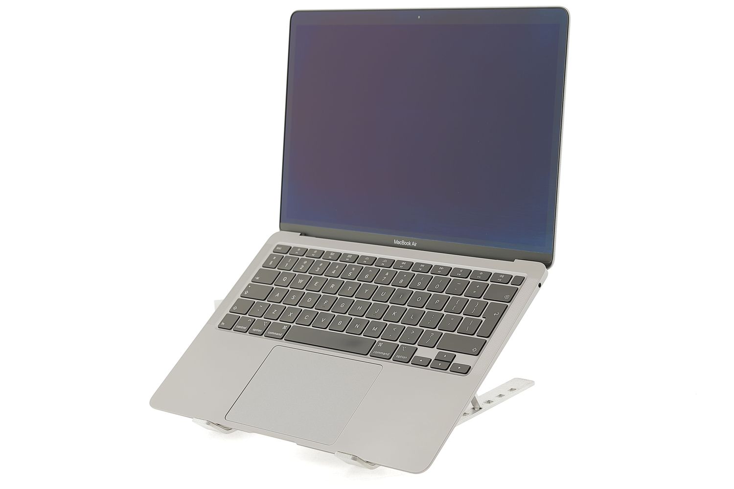 Apple MacBook Air 13″ 2020, i3 1.1 GHz, 8 GB, Intel Iris Plus 256 GB Space Gray - Kiváló