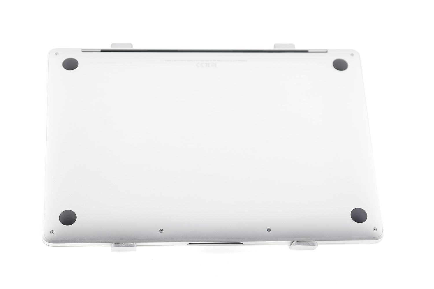Apple MacBook Pro 13″ 2020, M1 8 Cores, 8 GB, 8 core GPU 256 GB Silver - Excelent