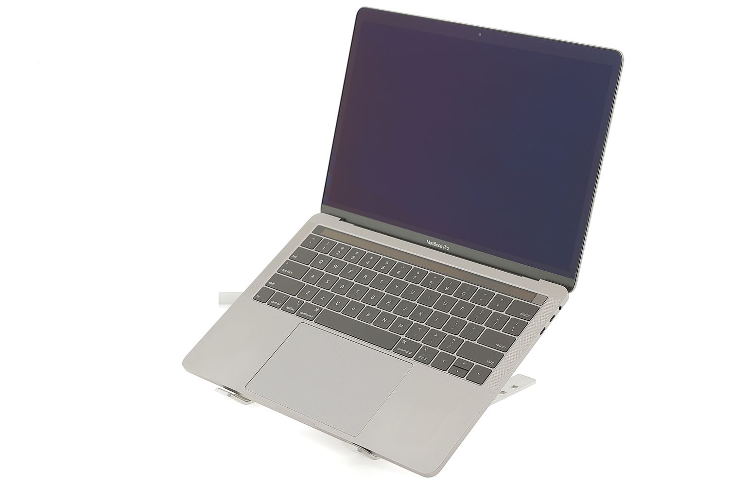 Apple MacBook Pro 13″ Touch Bar 2019, i5 2.4 GHz, 16 GB, Intel Iris Plus Graphics 655 256 GB Space Gray - Excelent