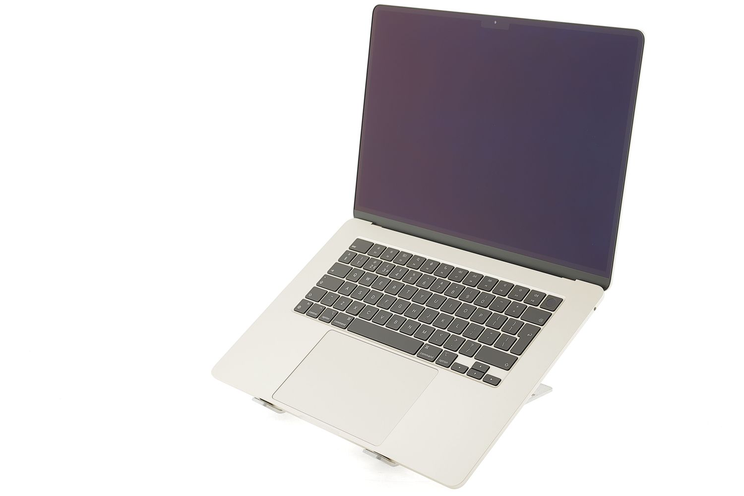 Apple MacBook Air 15″ 2023, M2 8 Cores, 16 GB, 10 core GPU 256 GB Starlight - Ca nou
