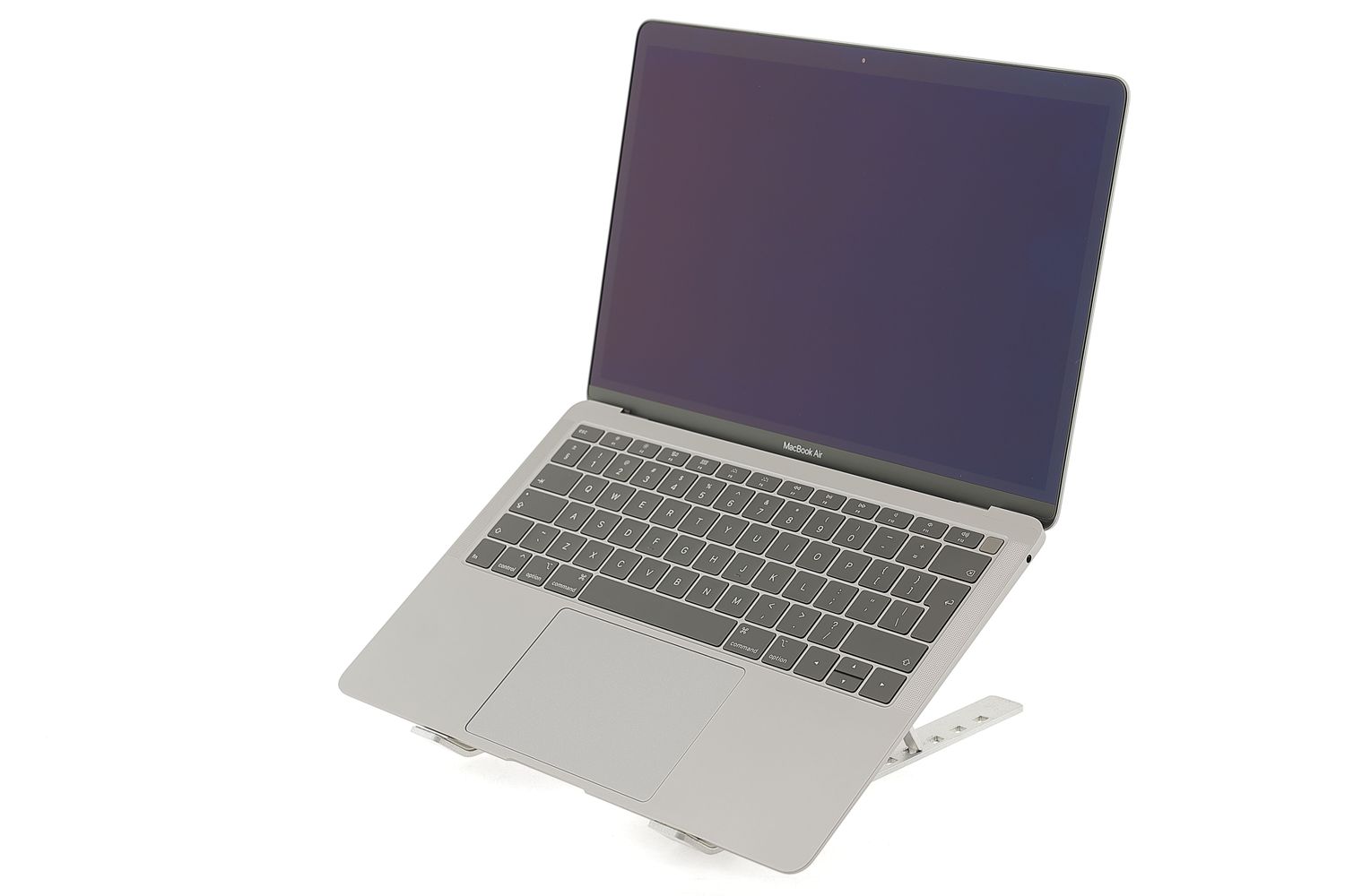 Apple MacBook Air 13″ 2018, i5 1.6 GHz, 8 GB, Intel UHD Graphics 617 256 GB Space Gray - Много добро