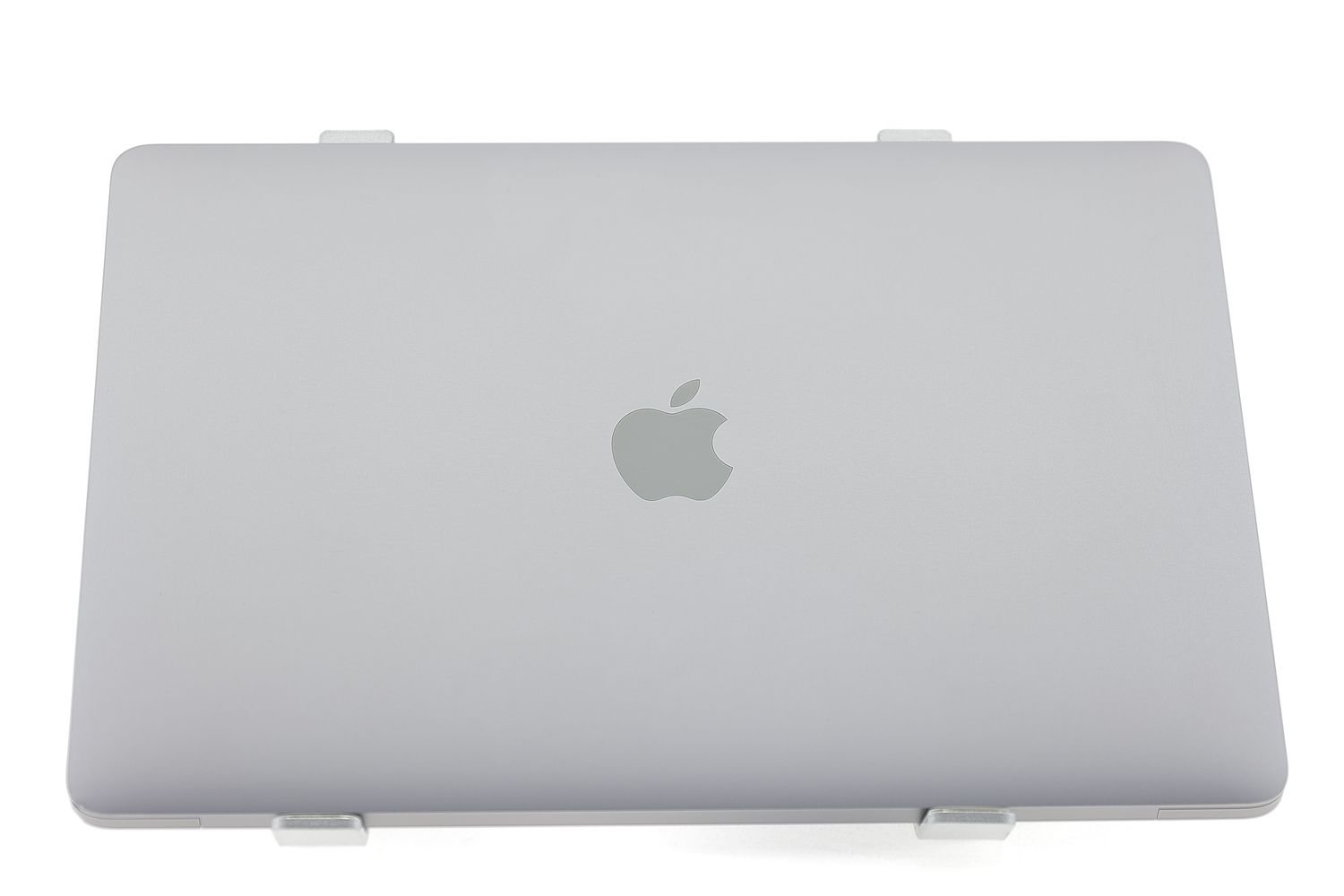Apple MacBook Pro 13″ 2020, M1 8 Cores, 8 GB, 8 core GPU 512 GB Space Gray - Много добро
