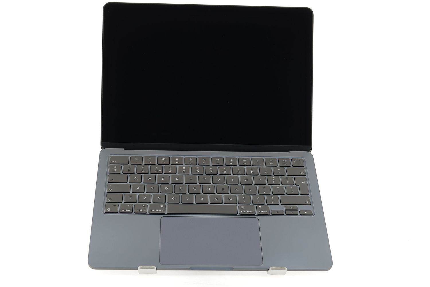 Apple MacBook Air 13″ 2022, M2 8 Cores, 8 GB, 8 core GPU 256 GB Midnight