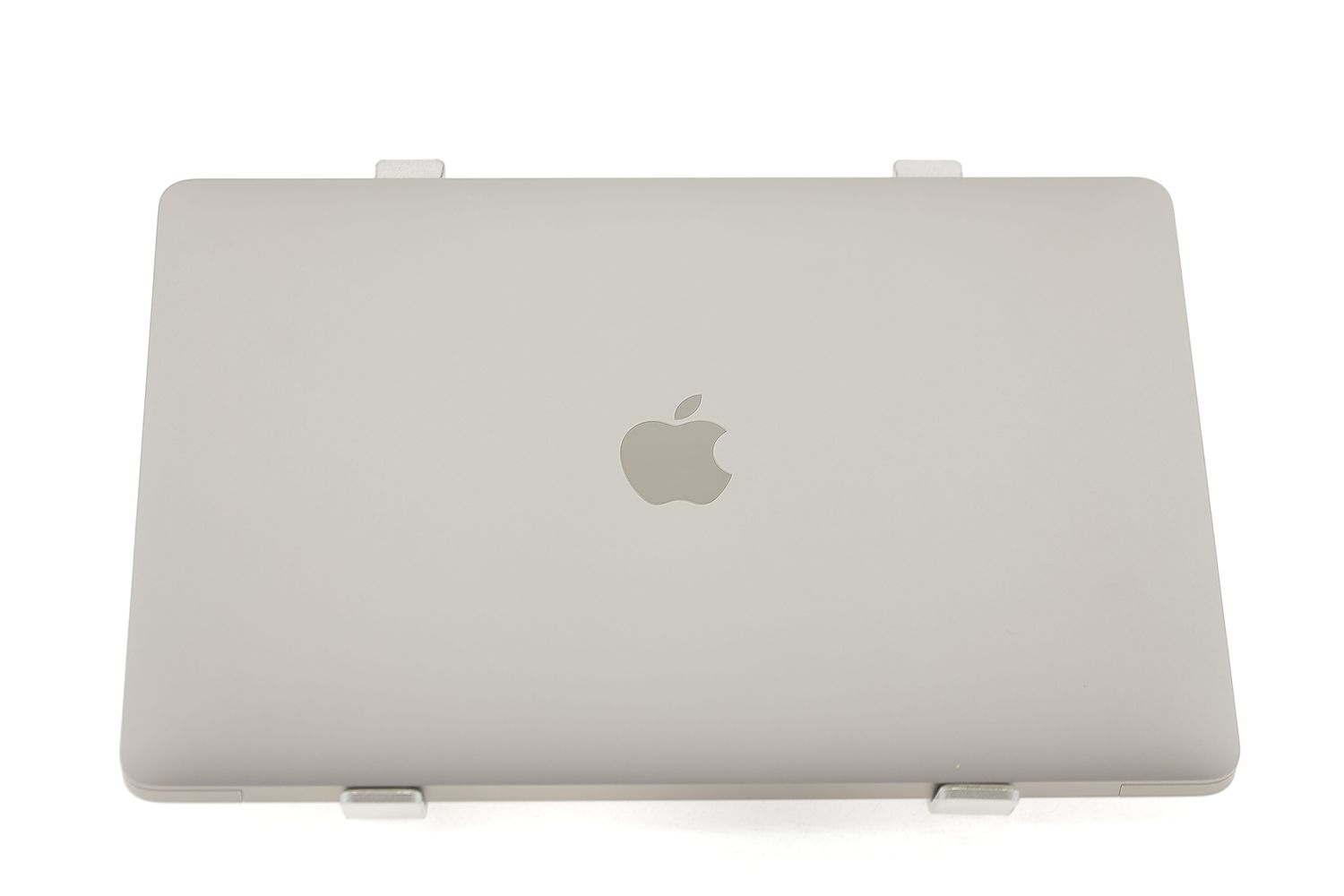 Apple MacBook Air 13″ 2020, M1 8 Cores, 8 GB, 7 core GPU 256 GB Space Gray - Като нов