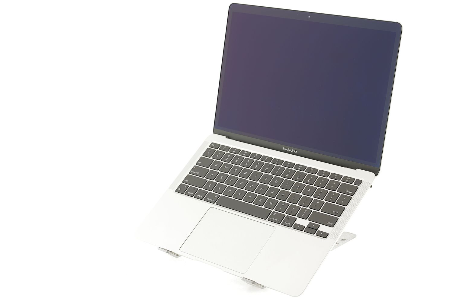 Apple MacBook Air 13″ 2020, M1 8 Cores, 8 GB, 7 core GPU 128 GB Silver - Foarte bun
