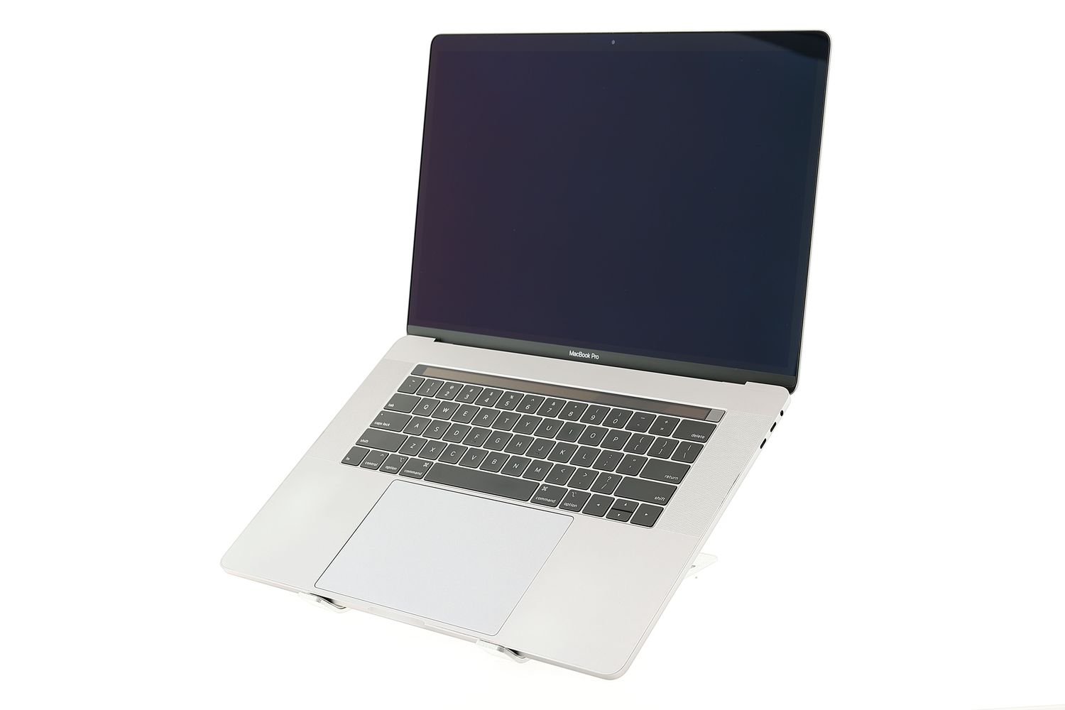 Apple MacBook Pro 15″ Touch Bar 2018, i7 2.6 GHz, 16 GB, AMD