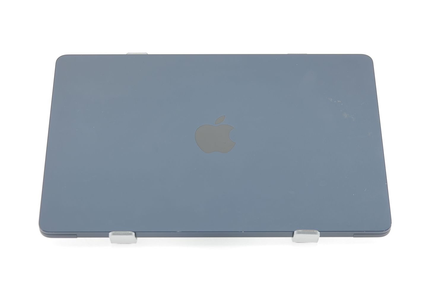 Apple MacBook Air 13″ 2022, M2 8 Cores, 16 GB, 8 core GPU 256 GB Midnight - Отлично