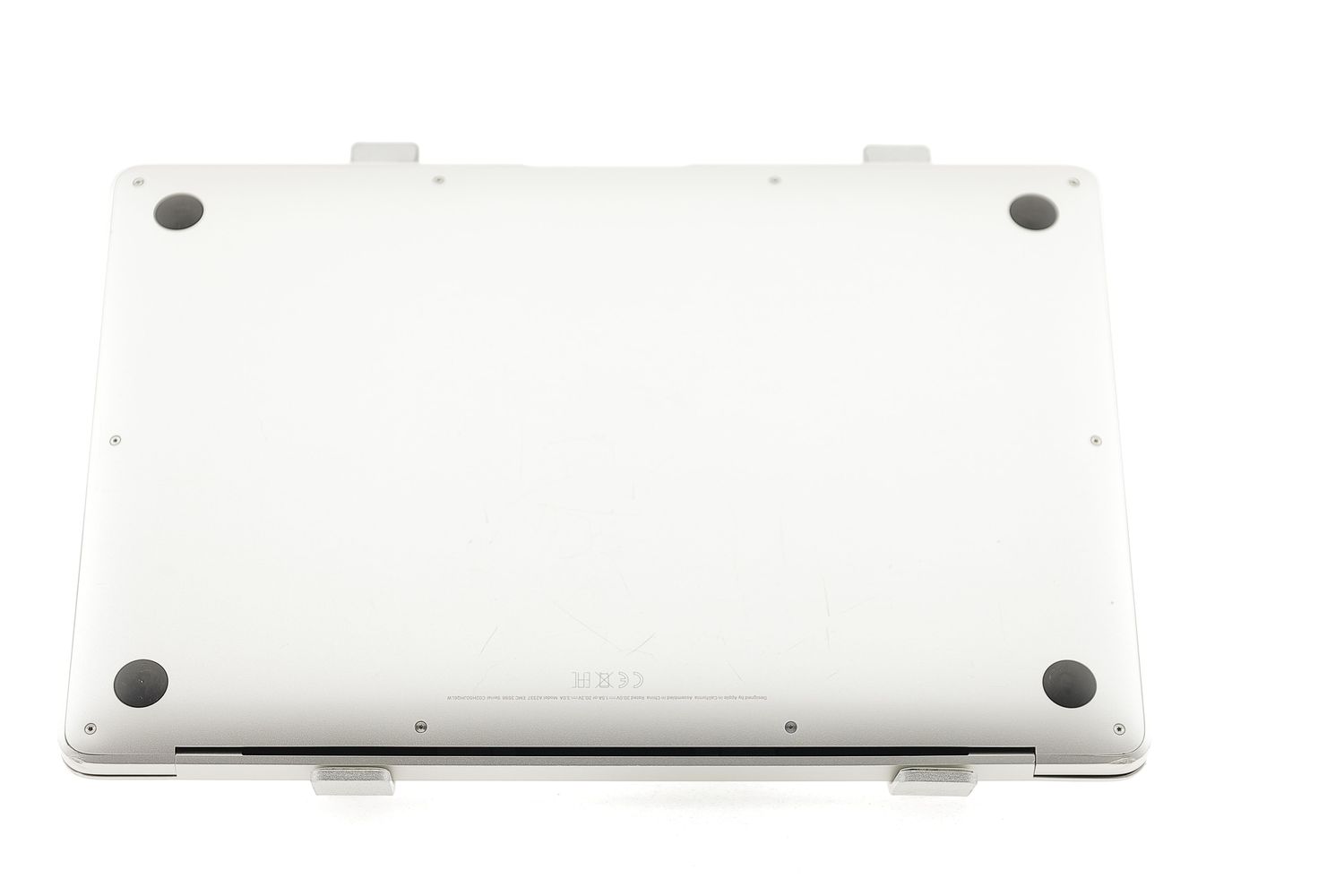 Apple MacBook Air 13″ 2020, M1 8 Cores, 16 GB, 7 core GPU 256 GB Silver - Много добро