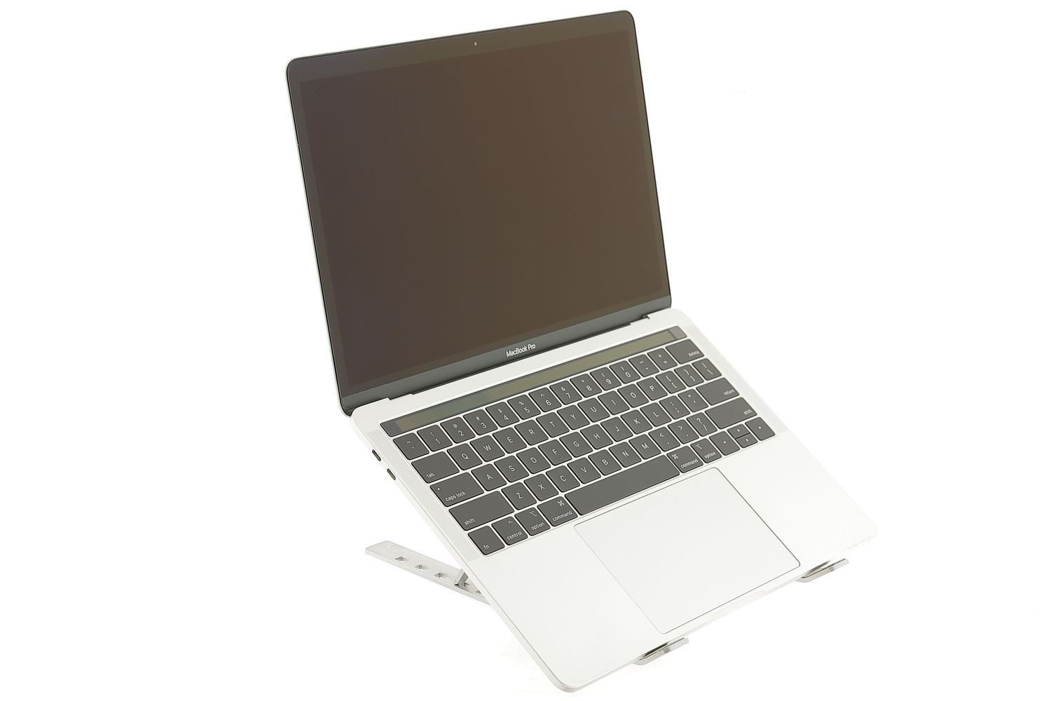 Apple MacBook Pro 13″ Touch Bar 2019, i5 1.4 GHz, 8 GB, Iris Plus Graphics 645 128 GB Silver - Nagyon jó