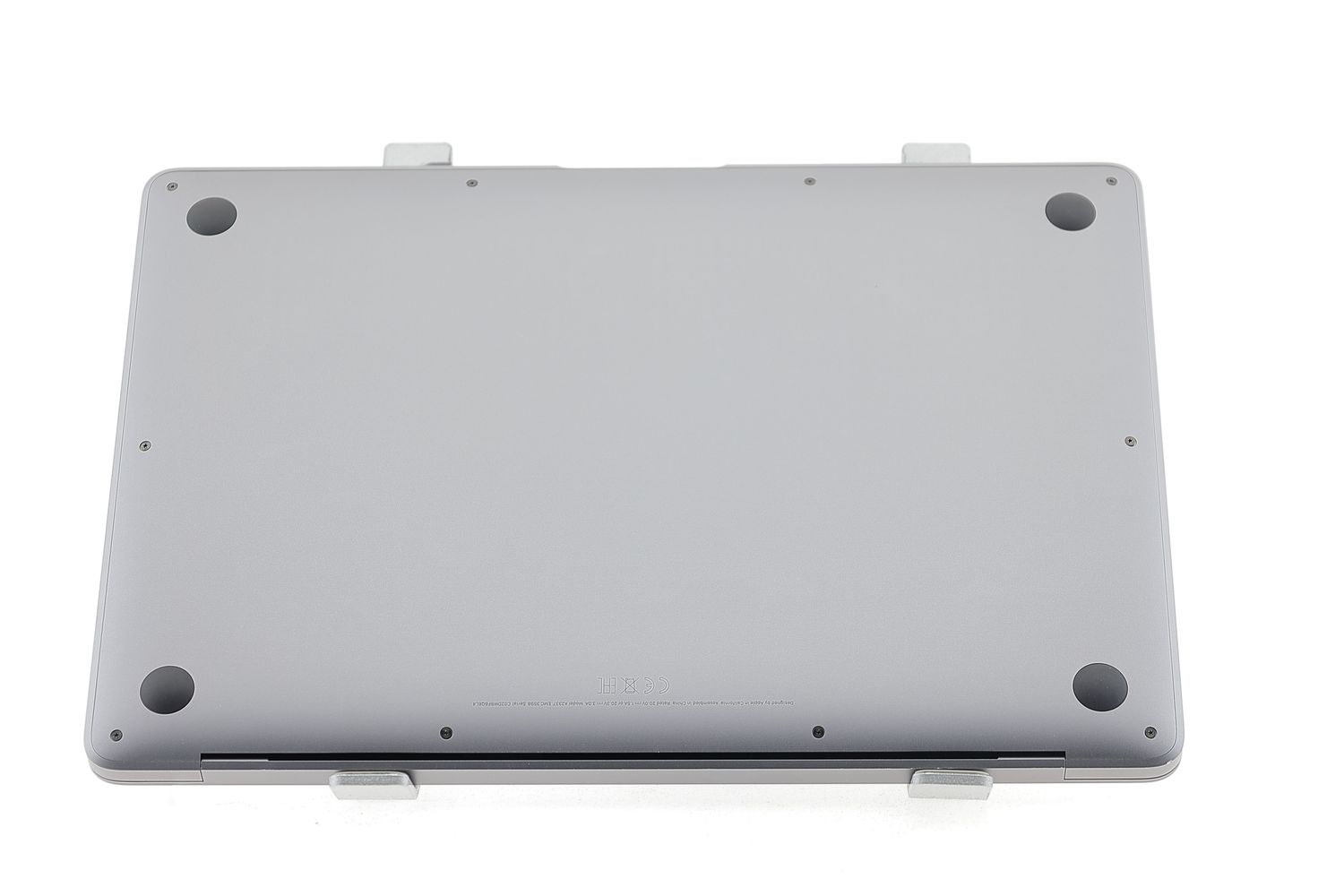Apple MacBook Air 13″ 2020, M1 8 Cores, 8 GB, 7 core GPU 256 GB Space Gray - Kiváló