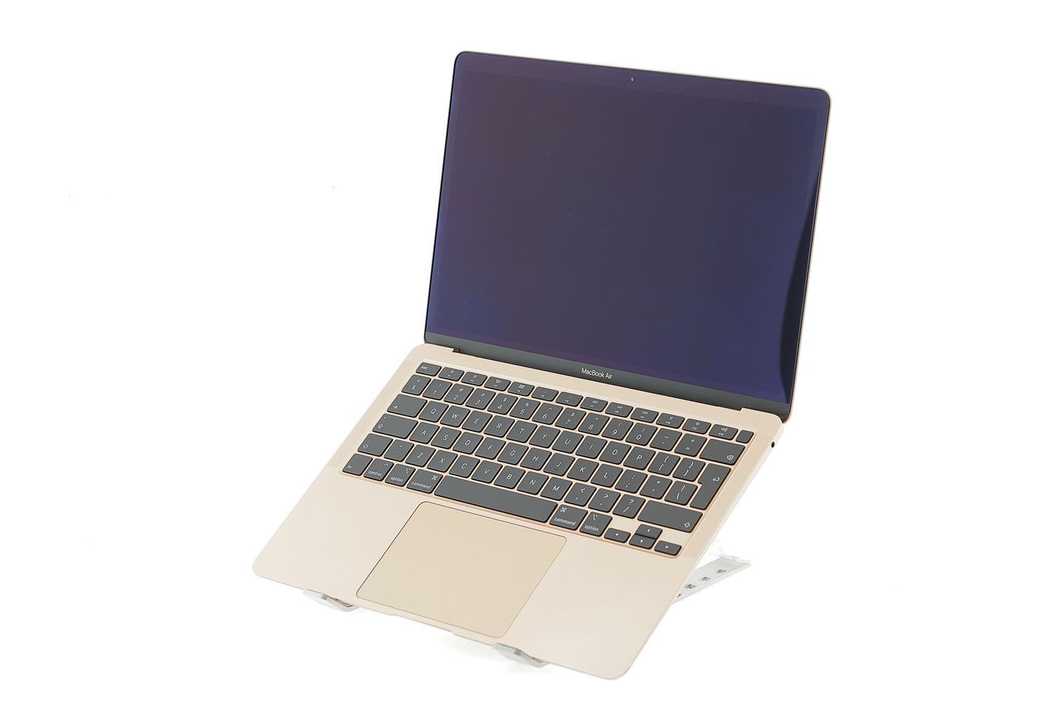 Apple MacBook Air 13″ 2020, i3 1.1 GHz, 8 GB, Intel Iris Plus 256 GB Gold - Nagyon jó