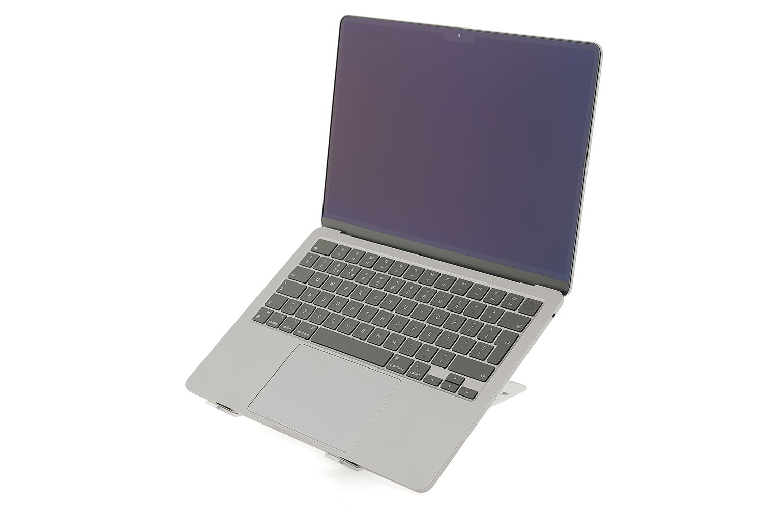 Apple MacBook Air 13″ 2022, M2 8 Cores, 8 GB, 8 core GPU 256 GB Space Gray - Ca nou