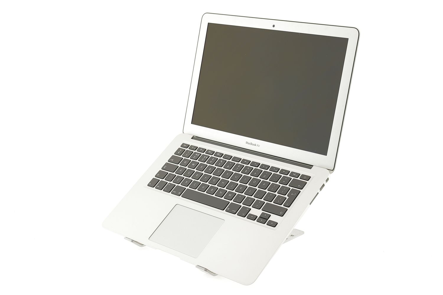 Apple MacBook Air 13″ 2017, i5 1.8 GHz, 8 GB, HD Graphics 6000 128 GB Silver - Много добро
