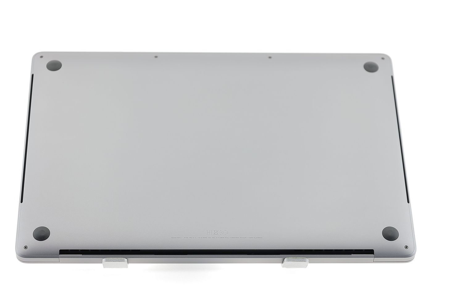 Apple MacBook Pro 16″ Touch Bar 2019, i7 2.6 GHz, 16 GB, AMD Radeon Pro 5300M 512 GB Space Gray - Kiváló