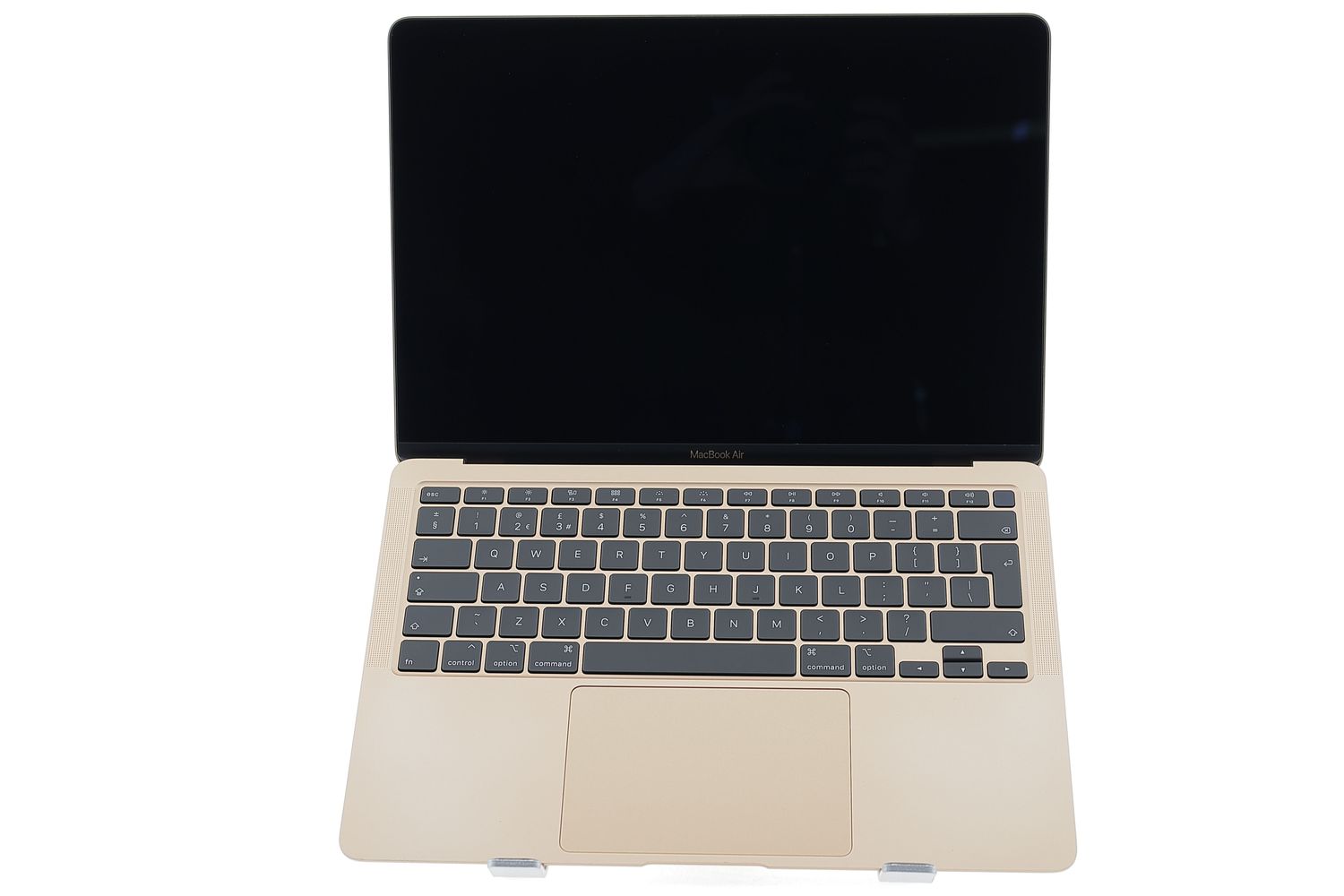 Apple MacBook Air 13″ 2020, M1 8 Cores, 8 GB, 7 core GPU 256 GB Gold - Много добро