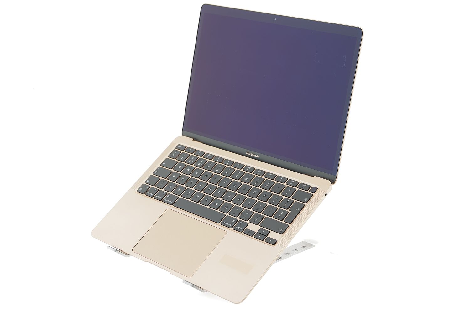 Apple MacBook Air 13″ 2020, M1 8 Cores, 8 GB, 8 core GPU 512 GB Gold - Много добро