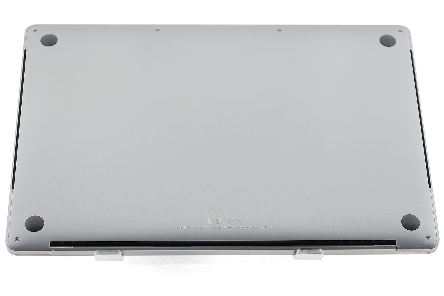 Apple MacBook Pro 15″ Touch Bar 2017, i7 2.9 GHz, 16 GB, AMD Radeon Pro 560 512 GB Space Gray - Nagyon jó