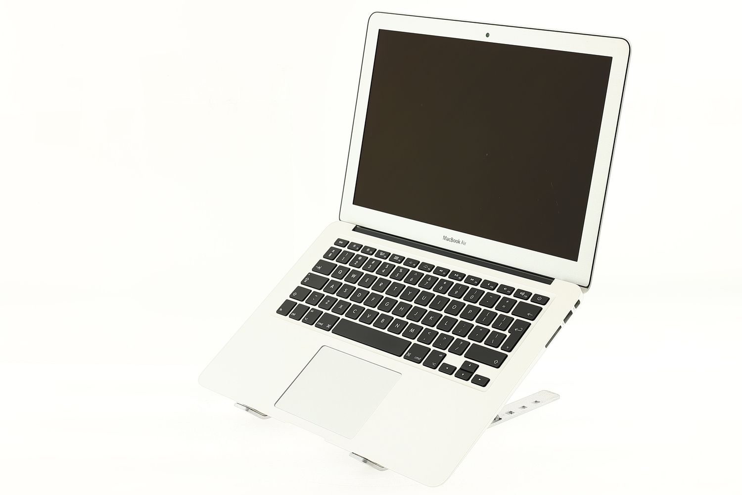 Apple MacBook Air 13″ 2017, i5 1.8 GHz, 8 GB, HD Graphics 6000 128 GB Silver - Отлично