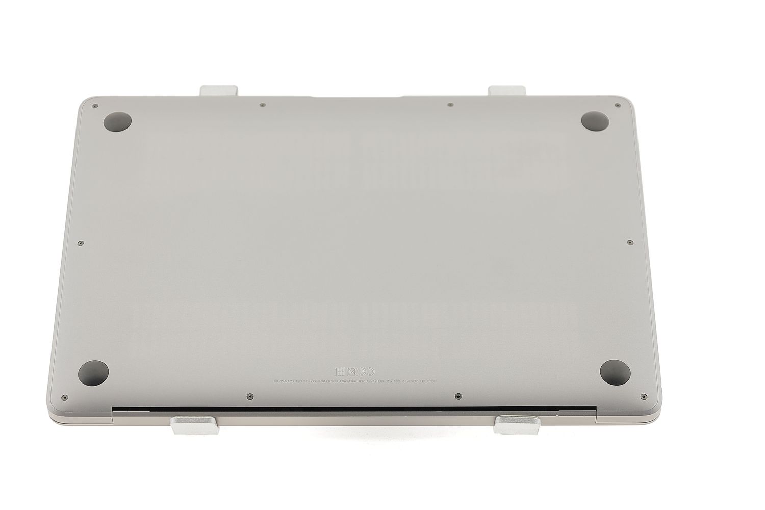 Apple MacBook Air 13″ 2019, i5 1.6 GHz, 8 GB, Intel UHD Graphics 617 128 GB Space Gray - Kiváló