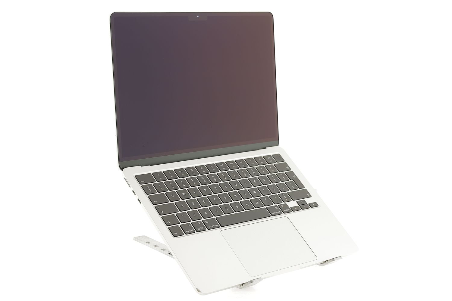 Apple MacBook Air 13″ 2024, M3 8 Cores, 8 GB, 8 core GPU 256 GB Silver - Много добро