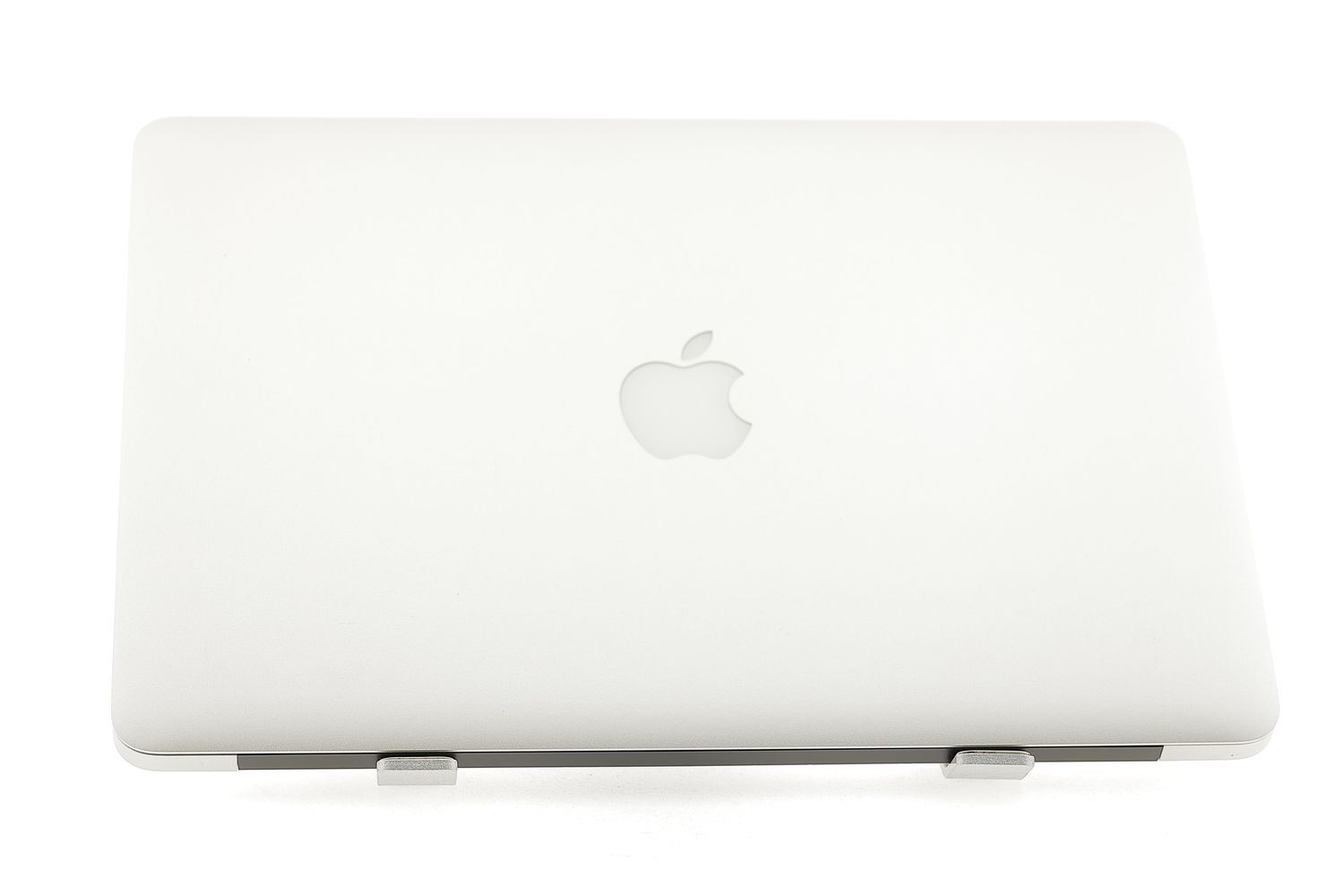 Apple MacBook Air 13″ 2017, i5 1.8 GHz, 8 GB, HD Graphics 6000 128 GB Silver - Много добро