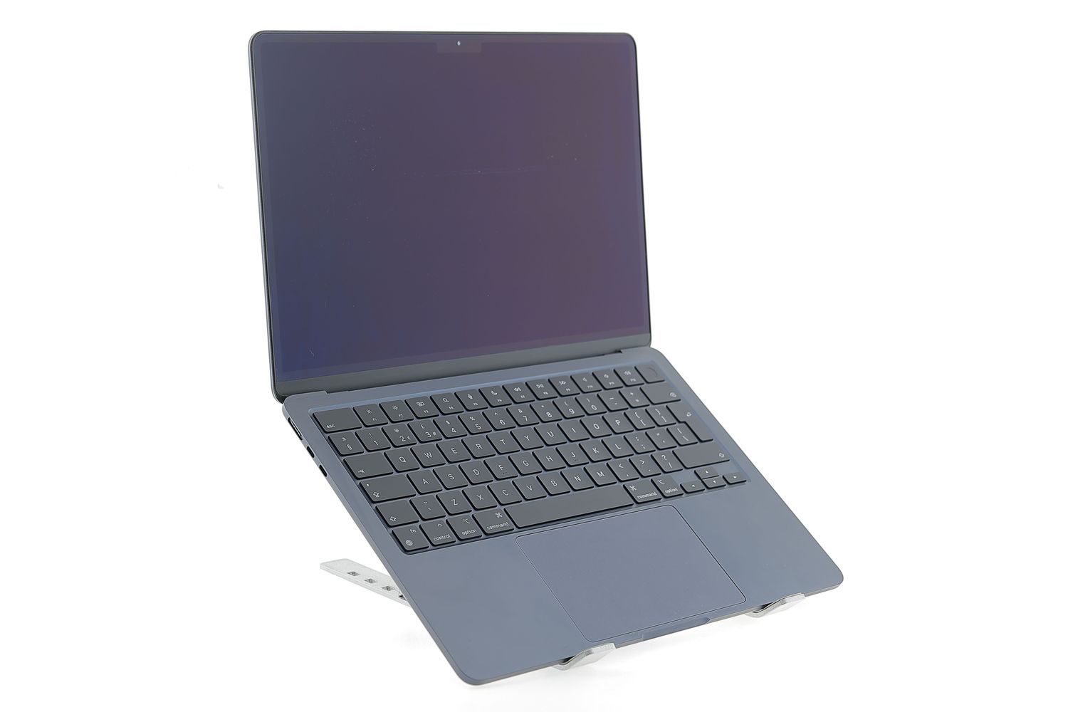 Apple MacBook Air 13″ 2022, M2 8 Cores, 8 GB, 10 core GPU 512 GB Midnight - Nagyon jó