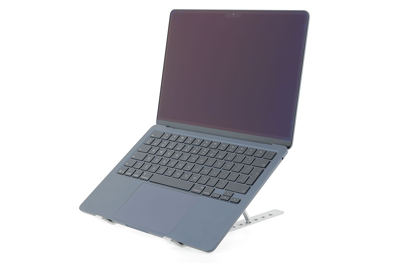 Apple MacBook Air 13″ 2025, M4 10 Cores, 16 GB, 8 core GPU 256 GB Midnight - Foarte bun