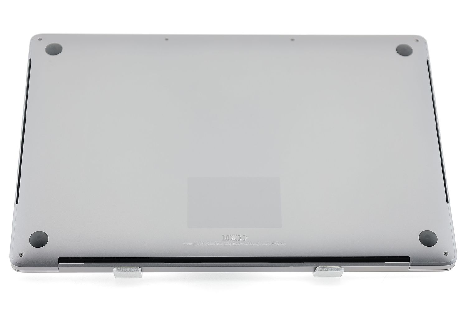 Apple MacBook Pro 16″ Touch Bar 2019, i7 2.6 GHz, 16 GB, AMD Radeon Pro 5300M 512 GB Space Gray - Добро