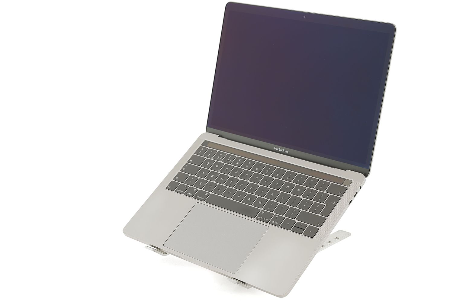 Apple MacBook Pro 13″ Touch Bar 2019, i5 2.4 GHz, 8 GB, Intel Iris Plus Graphics 655 512 GB Space Gray - Ca nou