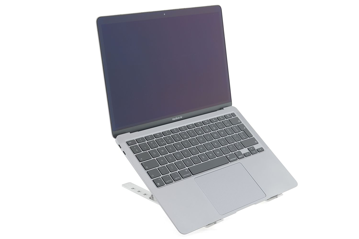 Apple MacBook Air 13″ 2020, M1 8 Cores, 8 GB, 7 core GPU 256 GB Space Gray - Много добро