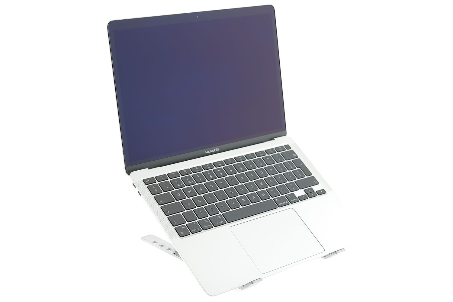 Apple MacBook Air 13″ 2020, i3 1.1 GHz, 8 GB, Intel Iris Plus 256 GB Silver - Ca nou