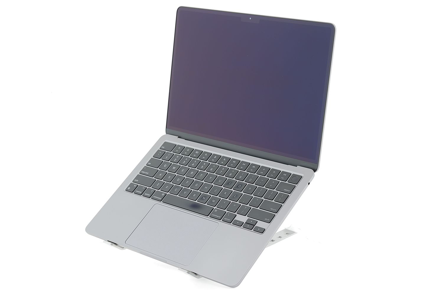 Apple MacBook Air 13″ 2022, M2 8 Cores, 16 GB, 10 core GPU 256 GB Space Gray - Kiváló