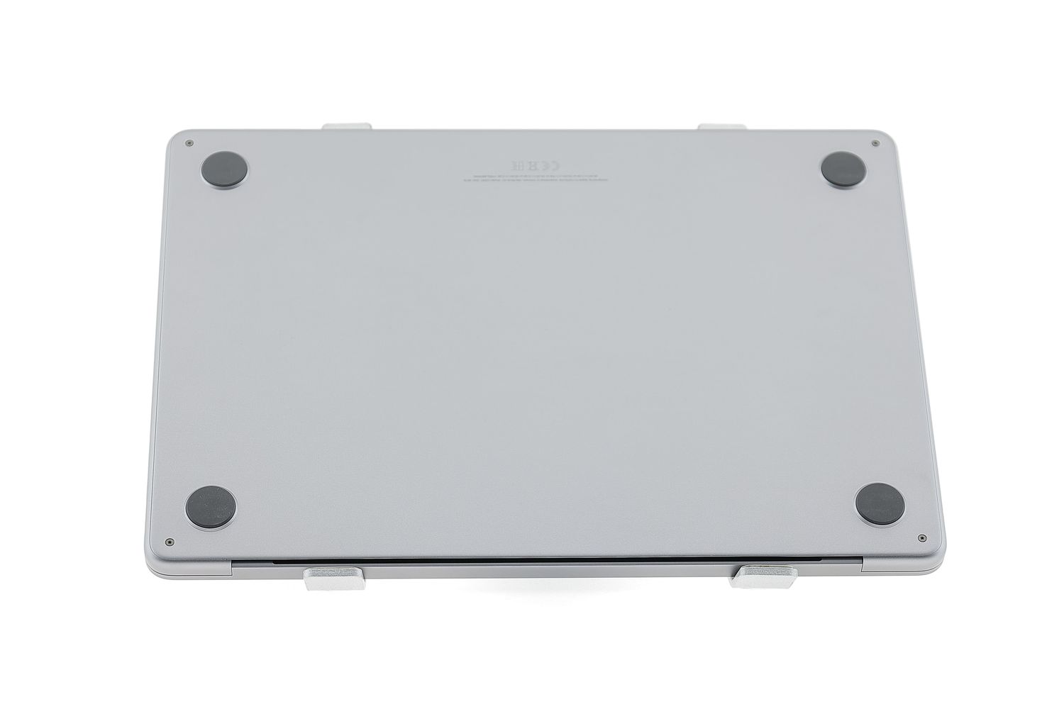 Apple MacBook Air 13″ 2022, M2 8 Cores, 8 GB, 8 core GPU 256 GB Space Gray - Újszerű