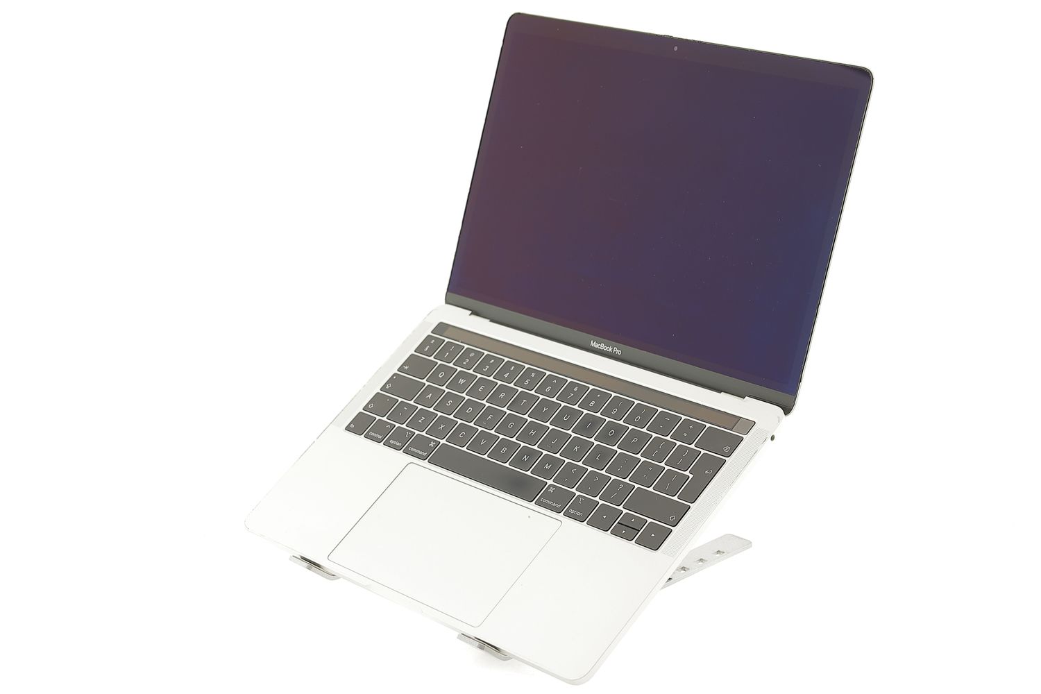 Apple MacBook Pro 13″ Touch Bar 2019, i5 1.4 GHz, 8 GB, Iris Plus Graphics 645 128 GB Silver - Bun