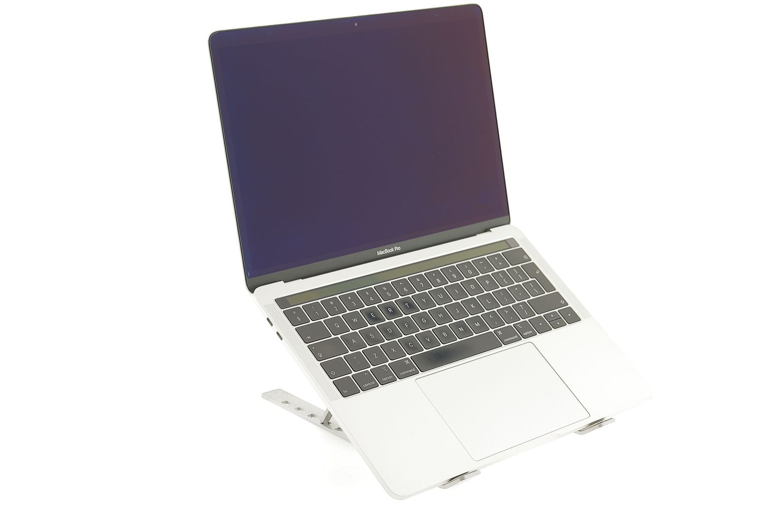 Apple MacBook Pro 13″ Touch Bar 2019, i5 1.4 GHz, 8 GB, Iris Plus Graphics 645 512 GB Silver - Foarte bun