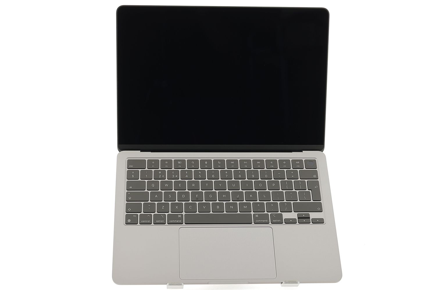 Apple MacBook Air 13″ 2022, M2 8 Cores, 8 GB, 8 core GPU 256 GB Space Gray - Като нов