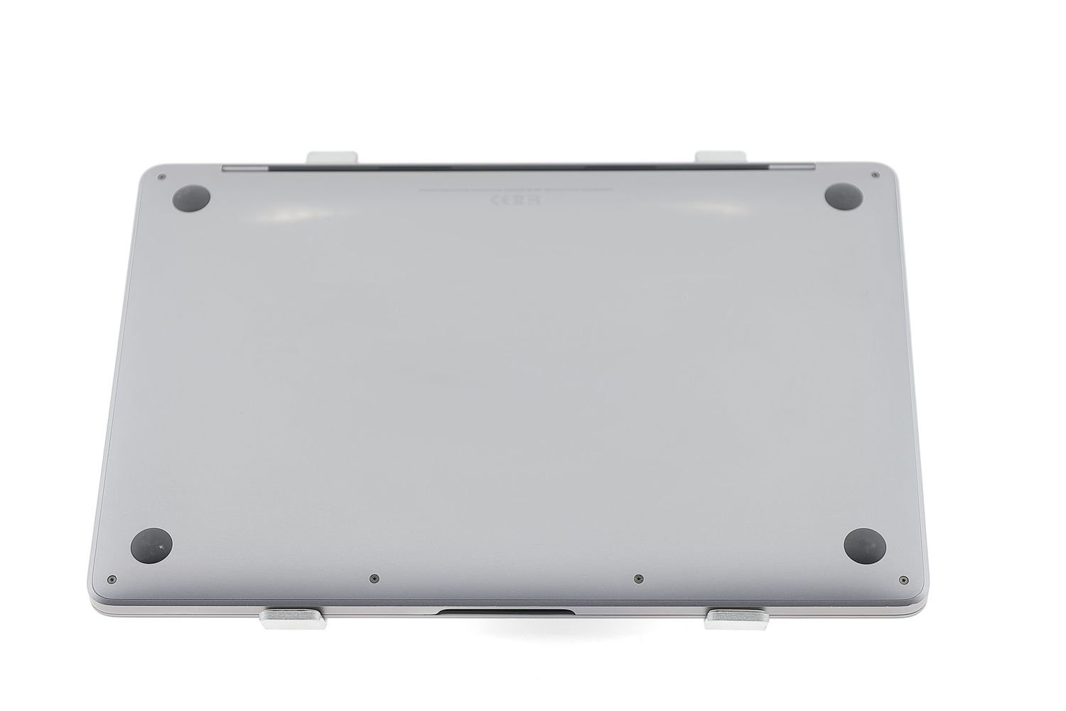 Apple MacBook Pro 13″ 2022, M2 8 Cores, 8 GB, 10 core GPU 512 GB Space Gray - Много добро