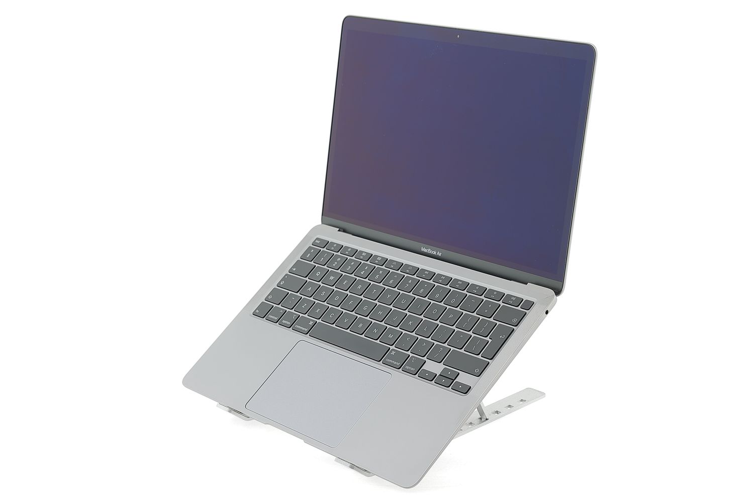Apple MacBook Air 13″ 2020, i3 1.1 GHz, 8 GB, Intel Iris Plus 256 GB Space Gray - Kiváló