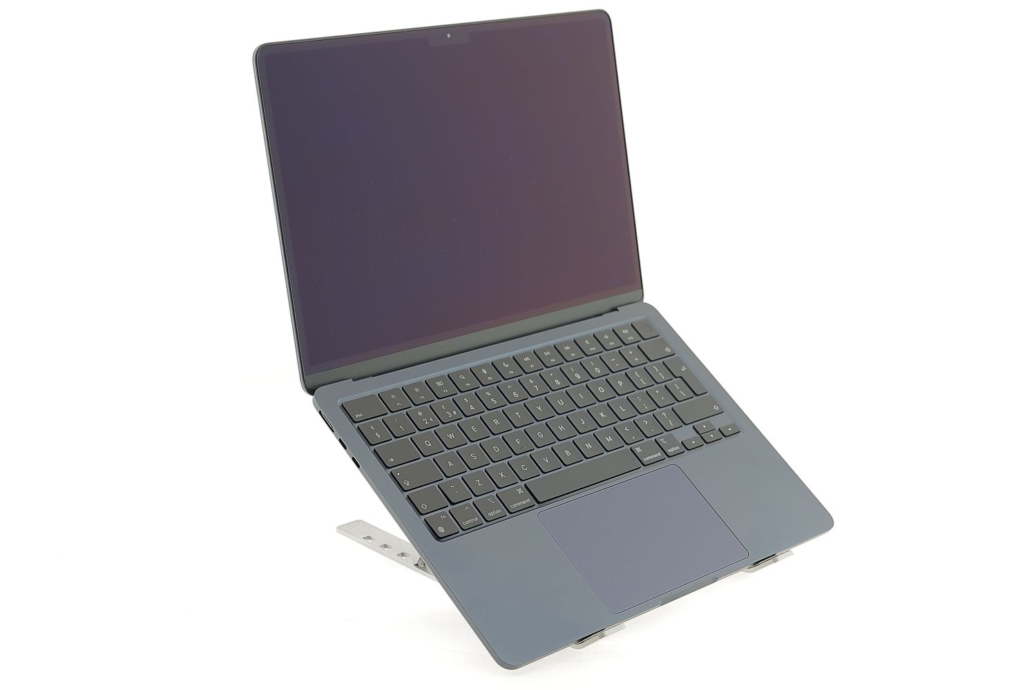 Apple MacBook Air 13″ 2024, M3 8 Cores, 8 GB, 8 core GPU 256 GB Midnight - Ca nou