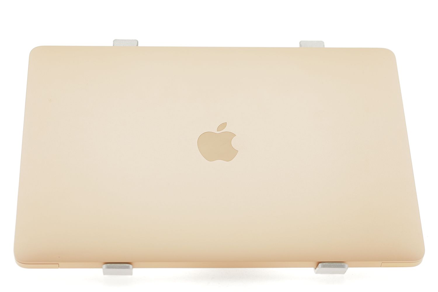 Apple MacBook Air 13″ 2020, M1 8 Cores, 8 GB, 8 core GPU 512 GB Gold - Много добро