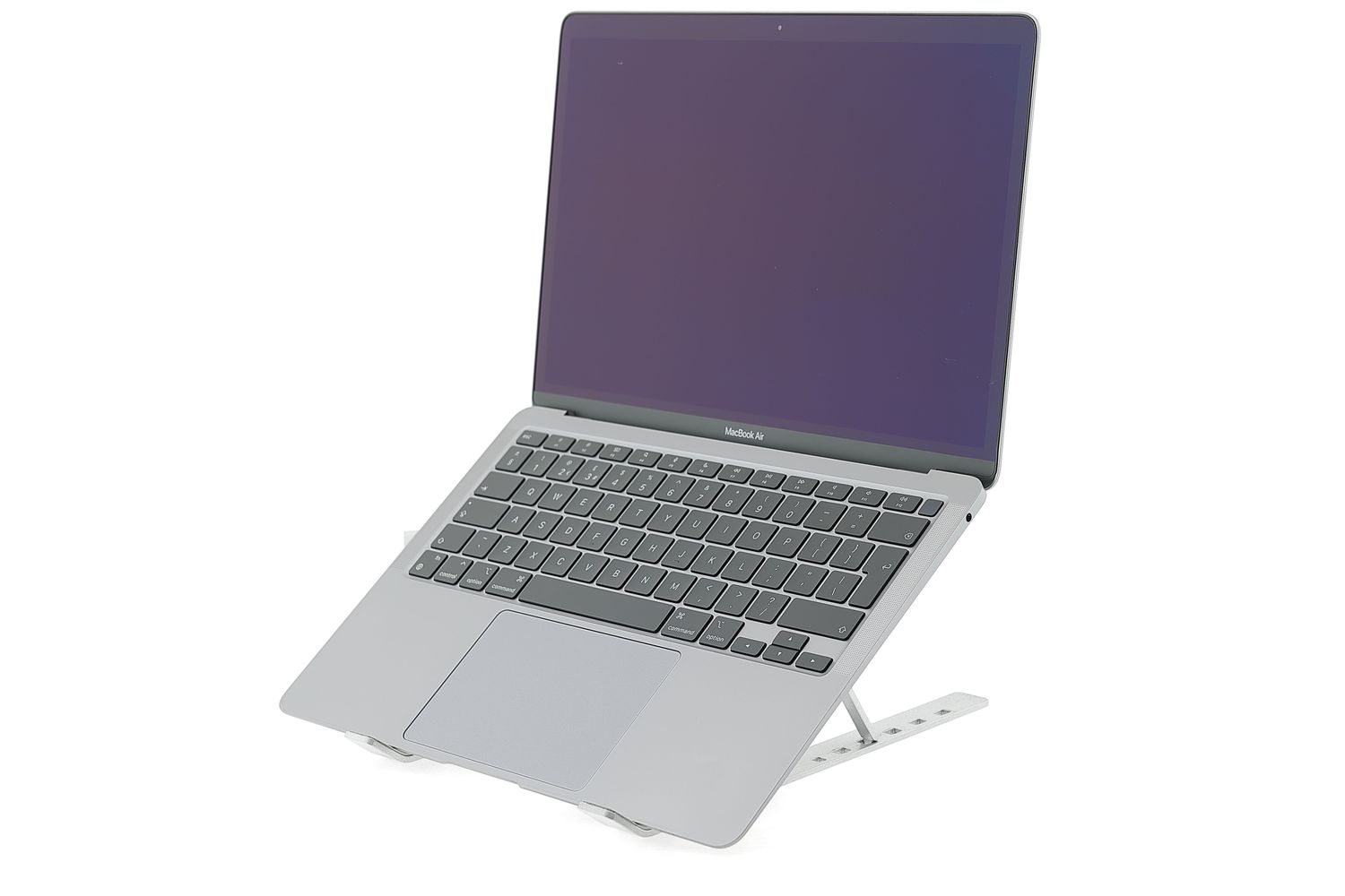 Apple MacBook Air 13″ 2020, i3 1.1 GHz, 8 GB, Intel Iris Plus 256 GB Space Gray - Kiváló