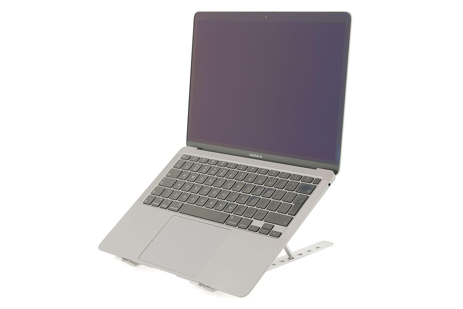 Apple MacBook Air 13″ 2020, i3 1.1 GHz, 8 GB, Intel Iris Plus 256 GB Space Gray - Nagyon jó