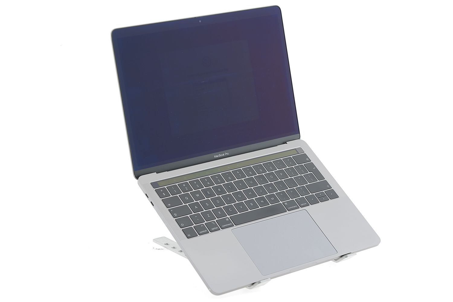 Apple MacBook Pro 13″ Touch Bar 2019, i7 2.8 GHz, 16 GB, Intel Iris Plus Graphics 655 512 GB Space Gray - Много добро