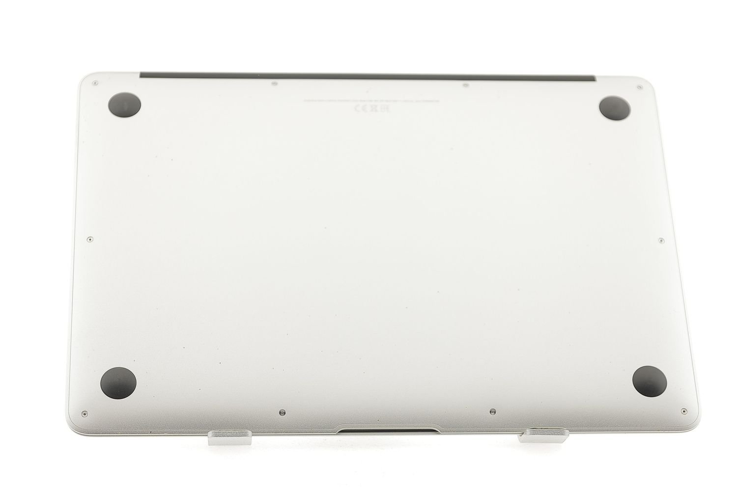 Apple MacBook Air 13″ 2017, i5 1.8 GHz, 8 GB, HD Graphics 6000 128 GB Silver - Много добро