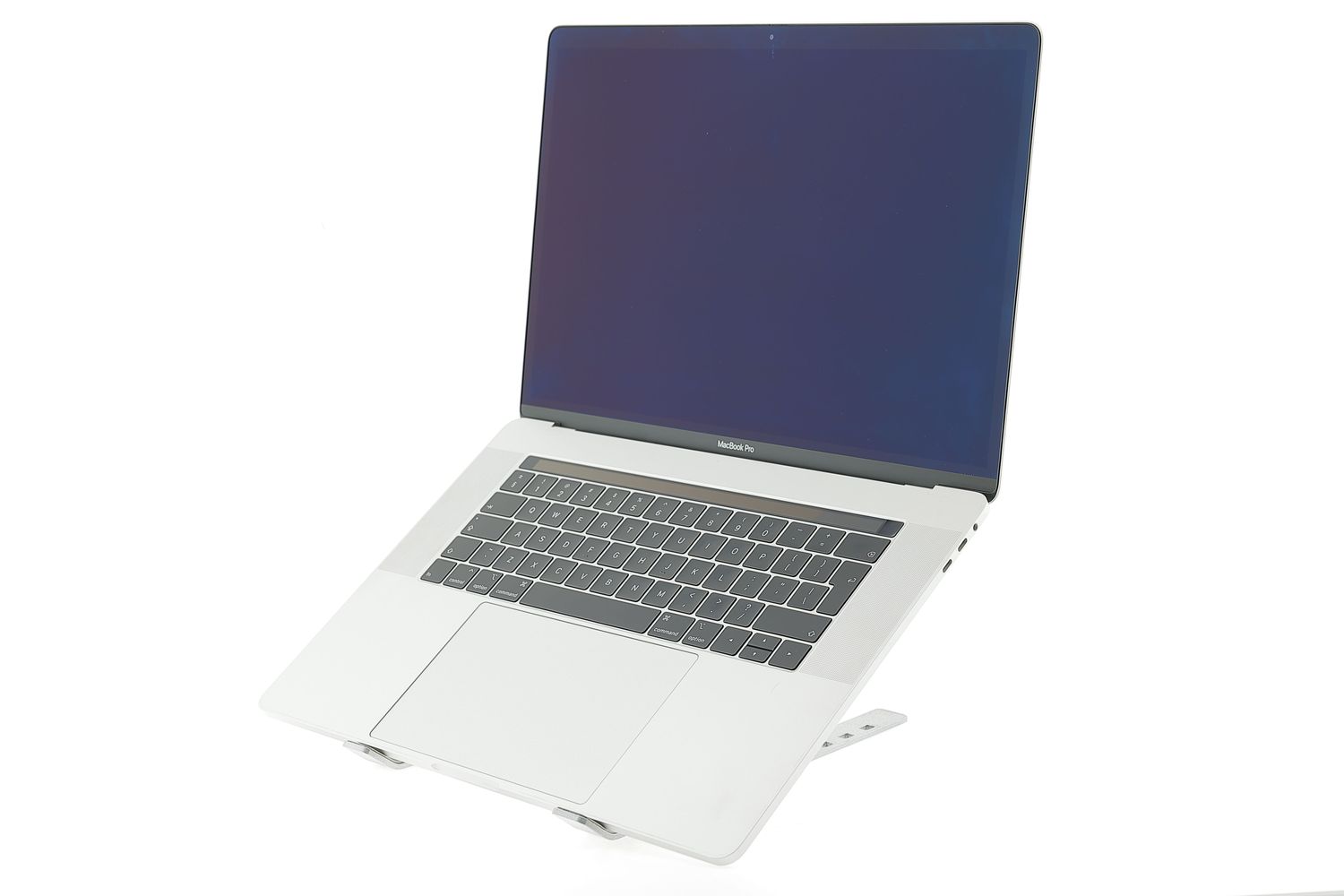 Apple MacBook Pro 15″ Touch Bar 2019, i9 2.3 GHz, 16 GB, AMD Radeon Pro 560X 512 GB Silver - Excelent