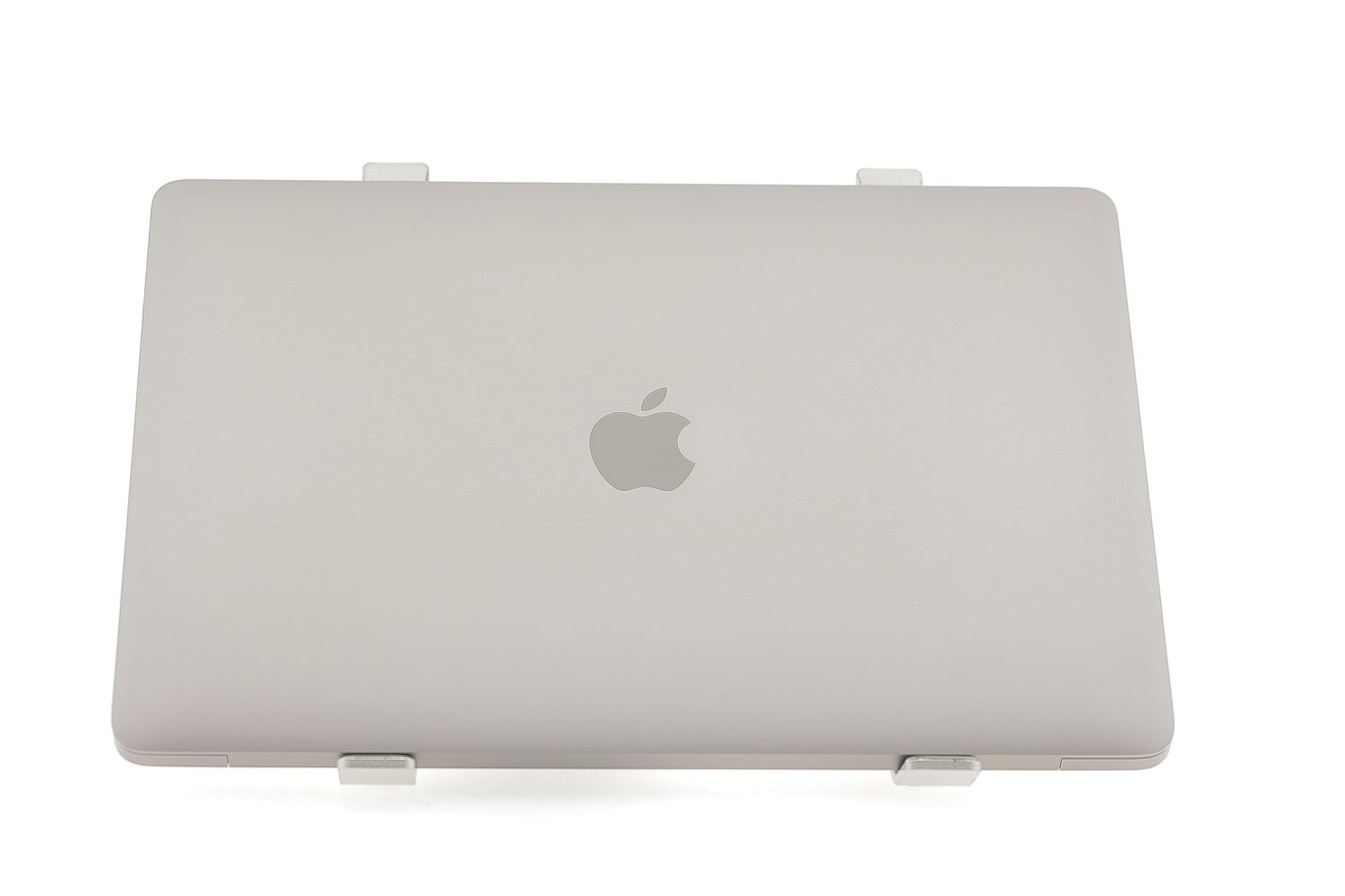 Apple MacBook Air 13″ 2020, M1 8 Cores, 8 GB, 8 core GPU 512 GB Space Gray