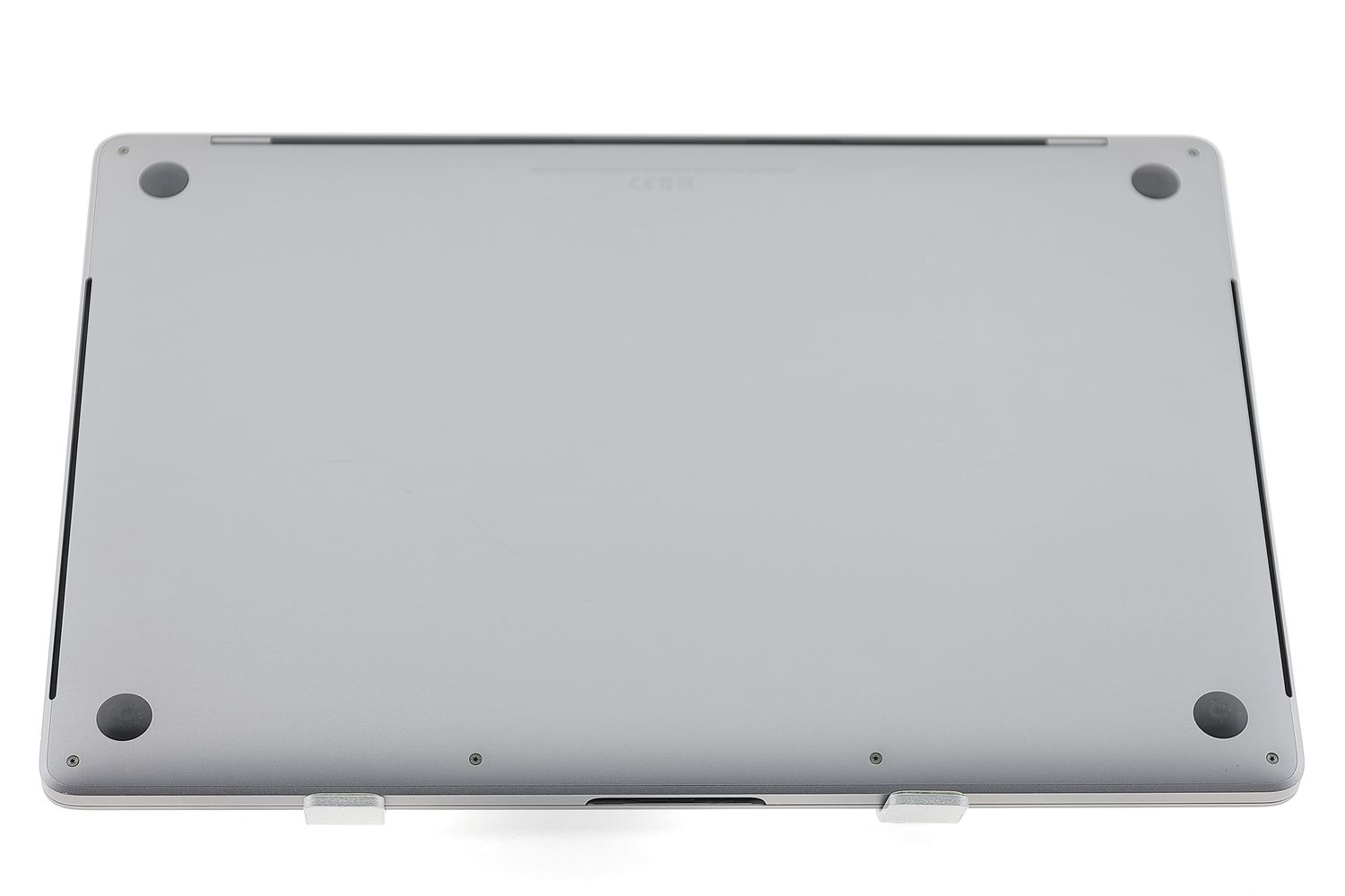 Apple MacBook Pro 15″ Touch Bar 2018, i7 2.2 GHz, 32 GB, AMD Radeon Pro 555X 512 GB Space Gray - Foarte bun
