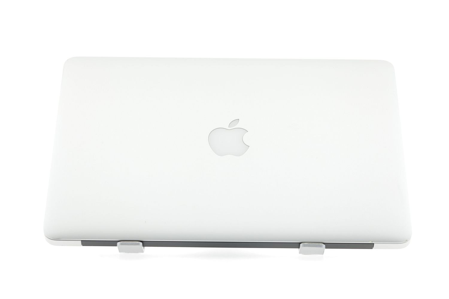 Apple MacBook Air 13″ 2017, i5 1.8 GHz, 8 GB, HD Graphics 6000 128 GB Silver - Foarte bun