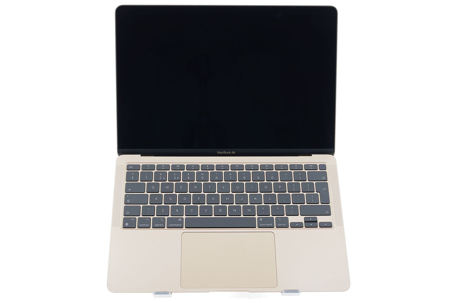 Apple MacBook Air 13″ 2020, M1 8 Cores, 8 GB, 7 core GPU 256 GB Gold - Много добро