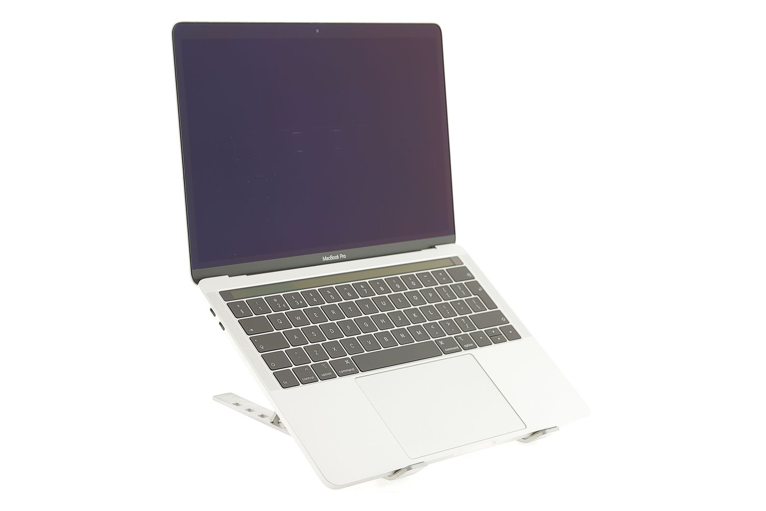 Apple MacBook Pro 13″ Touch Bar 2019, i7 2.8 GHz, 16 GB, Intel Iris Plus Graphics 655 512 GB Silver - Много добро